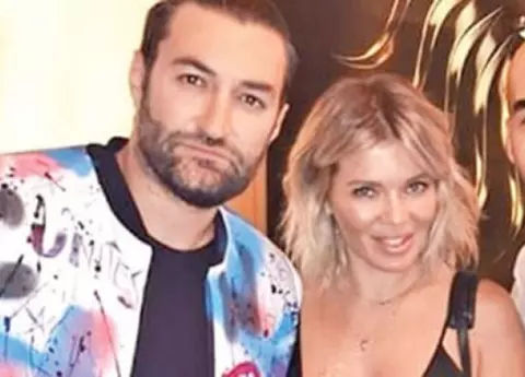 Gina Pistol ține bărbații la distanță. Prezentatoarea TV are ochi doar pentru Smiley