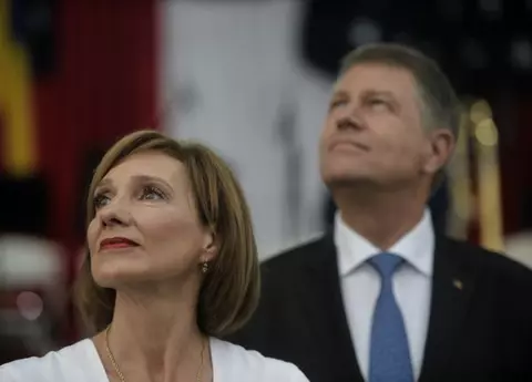 Ce salariu are soția Președintelui României. Carmen Iohannis este profesoară de engleză la un liceu din Sibiu