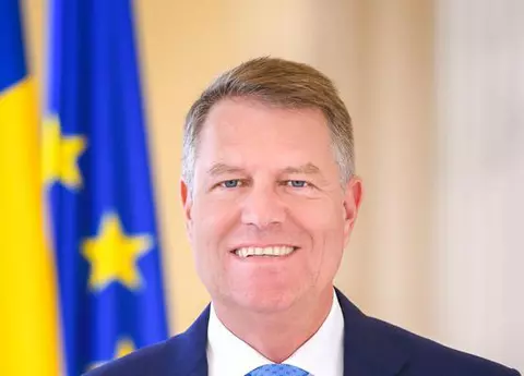 Imagini de colecție: cum arăta președintele Klaus Iohannis în tinerețe. Îi plăcea să pozeze!