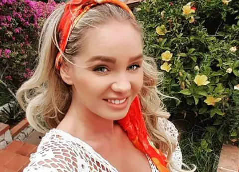 Maria Constantin s-a împăcat cu fostul soț, Ciprian Tapota. Cum au fost surprinși cei doi, în prezența fiului lor