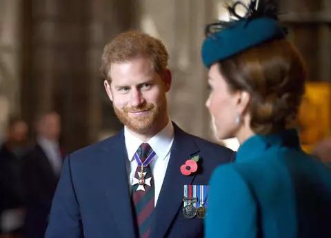Kate Middleton și Prințul Harry au o intrare secretă în barul lor favorit! Cei doi o folosesc și acum
