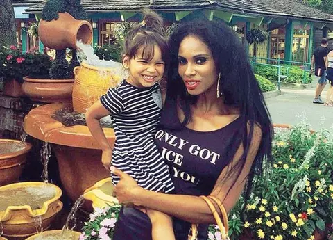 Laurette, declarație neașteptată despre tatăl fetiței sale, după ce copila a fost bătută grav de un coleg: ”Am înțeles că a fost și el la școală”