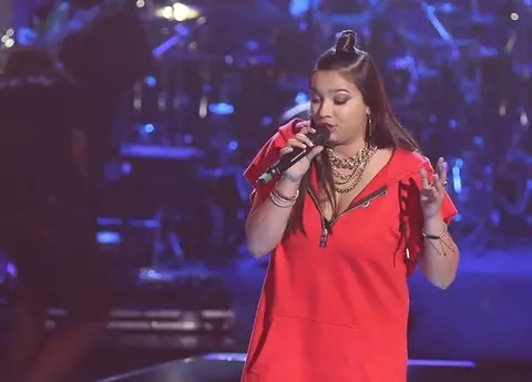 Adriana Simionescu a ajuns în gala live de la Vocea României. Fata lui Adi Minune nu vrea să cânte niciodată manele!