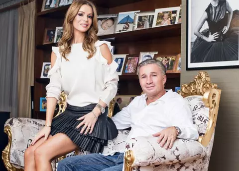 Cum arată soția lui Dan Petrescu la 43 de ani. Ce bea Adriana în fiecare dimineață pentru a se menține suplă