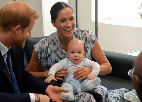 Schimbări în buletin după Megxit! Ce nume de familie au Meghan Markle, Prințul Harry și fiul lor, Archie