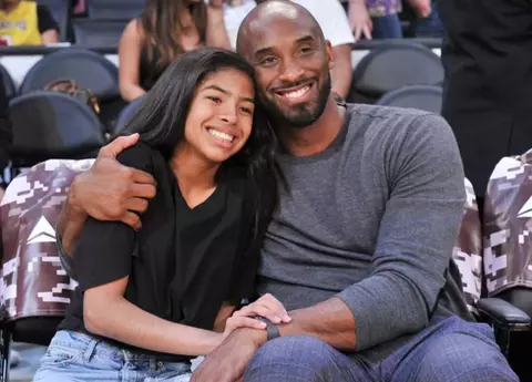 Cine se mai afla în elicopterul prăbușit, în care au murit Kobe Bryant și fiica lui de 13 ani, Gianna. Alte 7 persoane, copii și părinții lor, și-au pierdut viața!