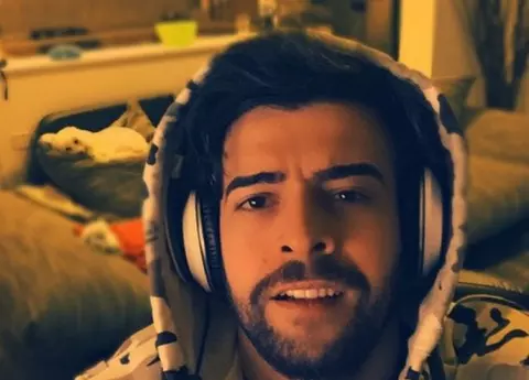 Cine este Speak.  Ștefan Sprianu este concurent la Asia Express