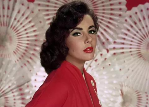 Boala neștiută a lui Elizabeth Taylor. Privirea ei hipnotică era rezultatul unei mutații genetice