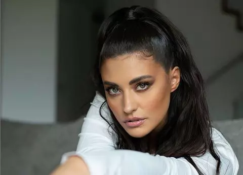 Fotografii nemaivăzute cu Antonia din copilărie. Cântăreața era de o frumusețe care-ți taie respirația