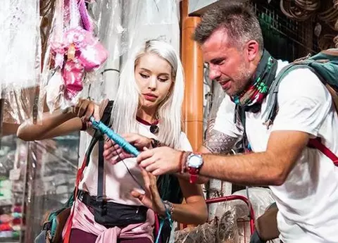 Semne de flirt între Carmen Grebenișan și Florin Ristei la Asia Express. Blonda s-a dovedit generoasă: ”Vreau să vadă cum este să ai o femeie care aduce bani acasă”