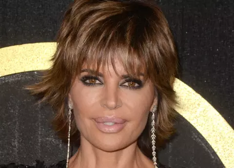 O mai ții minte pe Lisa Rinna, faimoasa Taylor din Melrose Place? Este desfigurată de operațiile estetice și a ajuns de nerecunoscut: "Arăt ca o ciudată"