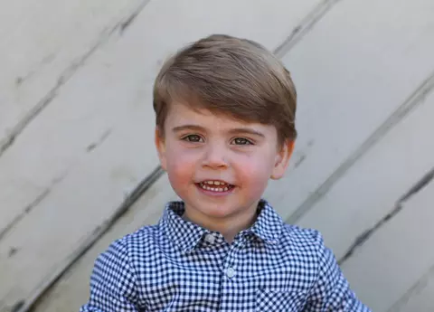 Prințul Louis a împlinit 2 ani! Fiul lui Kate Middleton a transmis un mesaj cu subînțeles, în timpul pandemiei de coronavirus, iar fotografiile au devenit virale