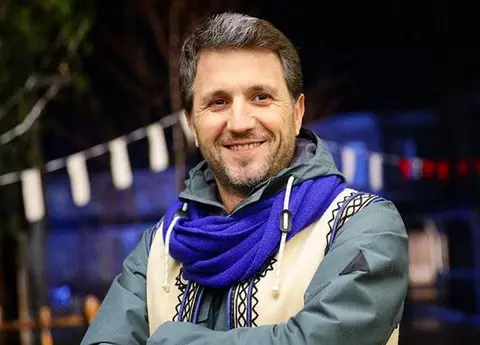Ce frumoși și talentați sunt băieții lui Andi Moisescu. Învață meserie de la tatăl lor: ”Sunt la curent cu tot ce mişcă amândoi, avem chiar discuţii aprinse”