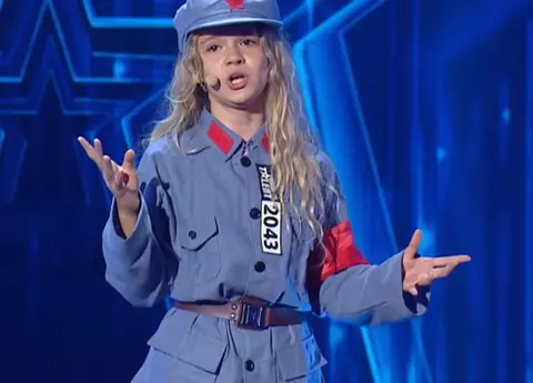 Cine este Siena Vușcan, fetița care a făcut senzație la ”Românii au Talent”. Povestea ei de viață e fabuloasă: originară din Cluj, s-a născut în America și locuiește în China