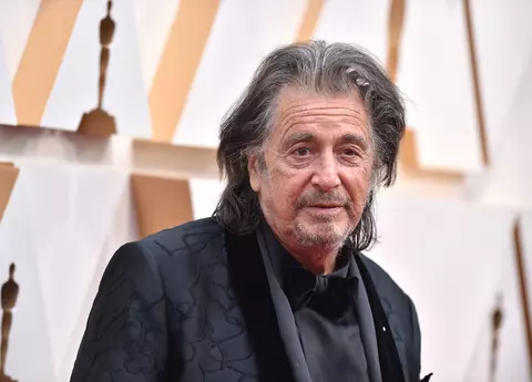 Al Pacino împlinește azi 80 de ani! Povestea lui de viață e demnă de un film: i se spunea "Piticul", dar în tinerețe a fost gigolo și a făcut zeci de femei să suspine după el...