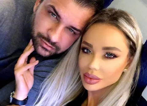 Bianca Drăgușanu i-a dus pachet lui Alex Bodi, izolat la hotel. Ce i-a adus afaceristului aflat în carantină