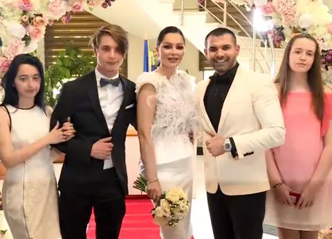 Brigitte Pastramă face dezvăluiri șocante despre ordinul de restricție pe care l-a cerut la Poliție: ”Fiul meu se droghează de la 14 ani. Mi-au furat mașina, îmi distrug casa, îmi fură hainele” | EXCLUSIV