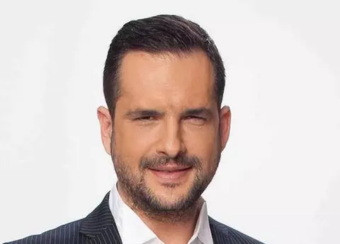 Mădălin Ionescu este faimos, dar puțini știu că are o soră și un frate. Uite cum arată familia lui!