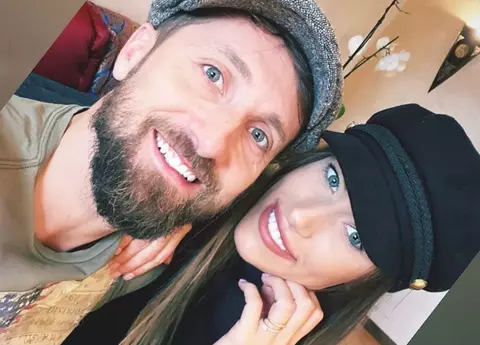 Dani Oțil și Gabriela Prisăcariu au împlinit doi ani de relație. Ce surpriză imensă a primit prezentatorul TV de la logodnica lui: „Doi ani de calvar”
