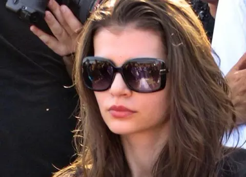 Tatăl Monicăi și al Ramonei Gabor a murit. El a fost înmormântat astăzi, doar în prezența fiicei de la Bacău și a surorii sale