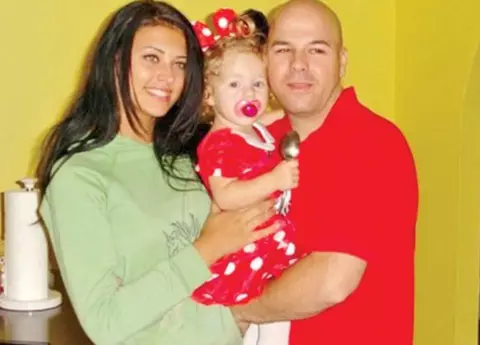 Cum arată sora "secretă" a Antoniei. Alessia are 9 ani  este campioană la înot