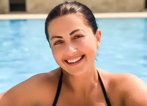Imagini cu Gabriela Cristea la mare. Momentul adevărului: cum arată vedeta în costum de baie, surprinsă de paparazzi