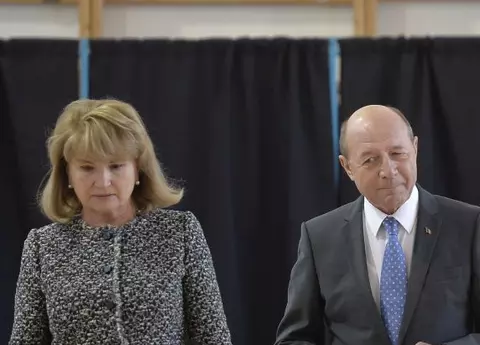 Apariție rară, în public! Cum a fost surprinsă Maria Băsescu, la cumpărături: cum s-a îmbrăcat când s-a dus la supermarket