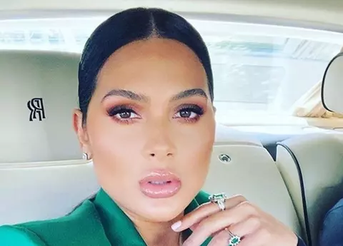 Roxana Dobre, mai sexy ca niciodată! Mamă a trei copii, iubita lui Florin Salam arată perfect în rochie mini