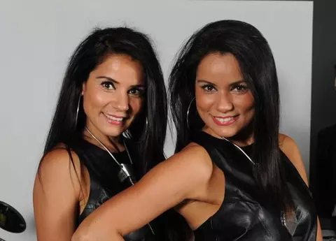 Le mai ții minte pe nepoatele Părintelui Galeriu? Cum mai arată și cu ce se ocupă acum gemenele cântărețe Ruxandra și Beatrice!