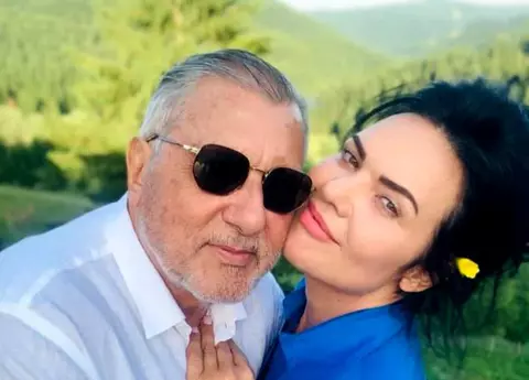 Ilie Năstase nu se uită la bani! I-a dăruit soției, de ziua ei, un Bentley de 240.000 de euro! Cum arată bolidul de lux