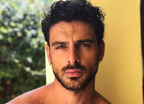 Cine e Michele Morrone, bărbatul fatal din filmul „365 DNI”. Are o poveste de viață impresionantă