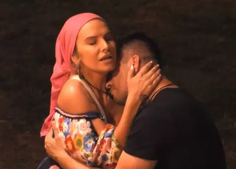 Anna Lesko, sărut pătimaș cu un sătean la Ferma. Imaginile care i-au surprins pe fani: „El este acel bărbat...”