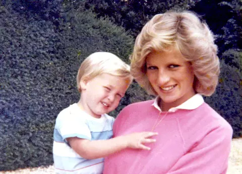 Prințul Harry, mărturisire dureroasă despre moartea Prințesei Diana: "Dacă aș fi știut că a fost ultima dată când am vorbit cu mama mea..."