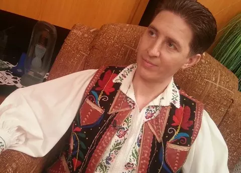 Iubita lui Nicușor Iordan este gravidă în patru luni. Cuplul va avea o fetiță