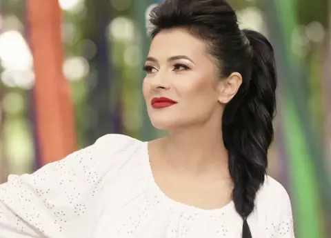 Olguța Berbec este însărcinată pentru a doua oară.  Interpreta de muzică populară a postat prima fotografie cu burtica