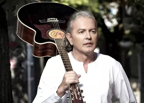 Ducu Bertzi, operat de urgenţă. Artistul și-a anulat cinci spectacole