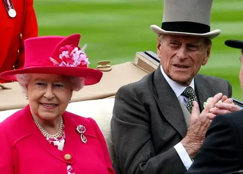 Regina Elisabeta a II-a și Prințul Philip au aniversat 73 de ani de căsnicie! Fotografia celei mai triste aniversări