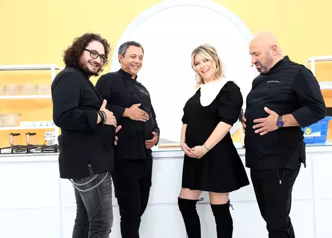 Gina Pistol s-a întors la muncă! Însărcinată în al doilea trimestru, iubita lui Smiley are un coprezentator la Chefi la Cuțite, sezon 9