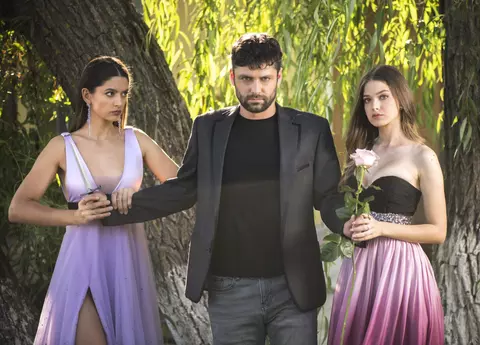 Cine este Mara Oprea, protagonista din serialul Adela de la Antena 1