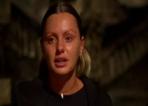 Alexandra Stan, eliminată de la Survivor. Medicul i-a interzis să mai participe