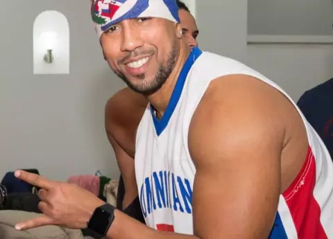 Fotografii cu iubita și fiica lui Starlin, de la Survivor. Fetița lui are cinci ani și seamănă leit cu el