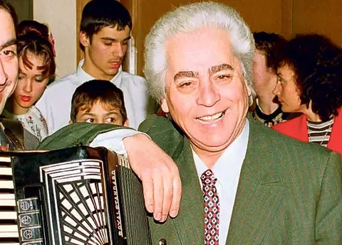 Ion Lăceanu, aplaudat de președintele John Kennedy și soția lui, după ce a cântat pentru ei: "Au dat mâna cu noi"