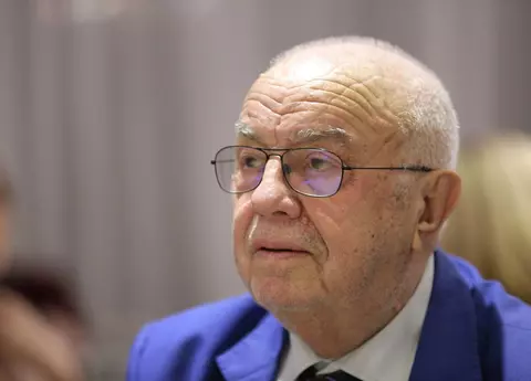 Alexandru Arșinel a fost internat din nou din cauza COVID-19. Primele declarații de pe patul de spital