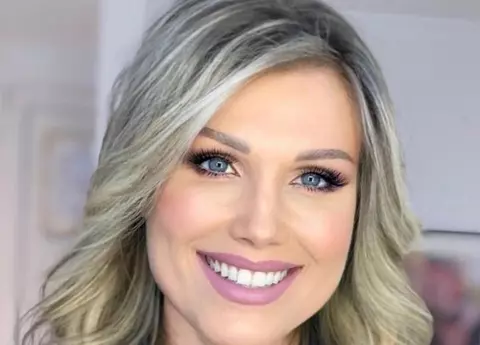 O mai ții minte pe Cristina Rus de la trupa Blondy? La 40 de ani, e mamă a trei copii și s-a schimbat total