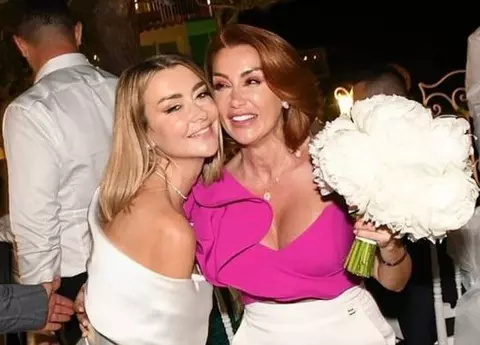 Raluca de la Bambi a prins buchetul la nunta surorii sale, Denisa: "Mi-aș dori să mă mărit și eu, în Italia"