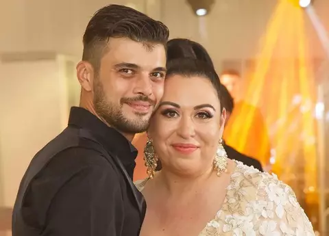 Marius Elisei poartă din nou verigheta, după ce s-a împăcat cu Oana Roman