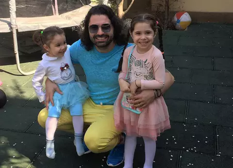 Pepe, vacanță cu noua iubită și fetițele sale. Cum se înțeleg cu Yasmine