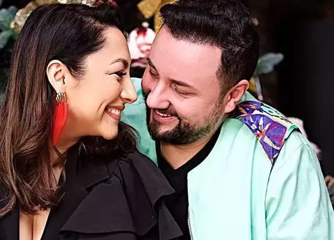 Andra împlinește azi 35 de ani și 13 de la nuntă. Familia Măruță sărbătorește la Roma
