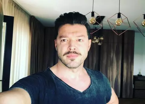 Victor Slav și iubita s-au sărutat în public. Ce declarație de dragoste i-a făcut Selina