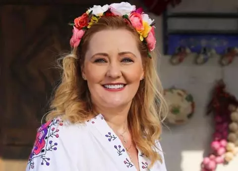 Ce salariu are Elena Lasconi la Primăria din Câmpulung: „La PRO TV făceam banii ăștia în 40 de minute”